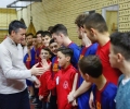Kryetari i Kuvendit të Kosovës viziton boksierët e klubit Gollaku në Prishtinë 