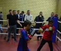 Kryetari i Kuvendit të Kosovës viziton boksierët e klubit Gollaku në Prishtinë 