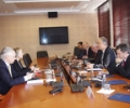 Kryetar&euml;t e grupeve parlamentare takuan p&euml;rfaq&euml;suesit e Bank&euml;s Bot&euml;rore 